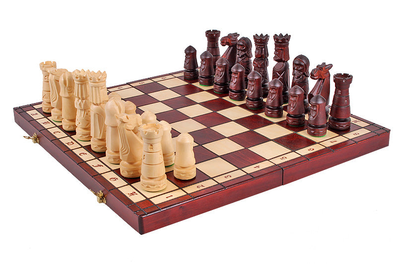 Jeu d'Echecs DU CHÂTEAU sculpté en bois de tilleul, de taille moyenne (50 x 50cm) - Ensemble Complet - Jeu d'Echecs DU CHÂTEAU sculpté en bois de tilleul, de taille moyenne (50 x 50cm) - Ensemble Complet
