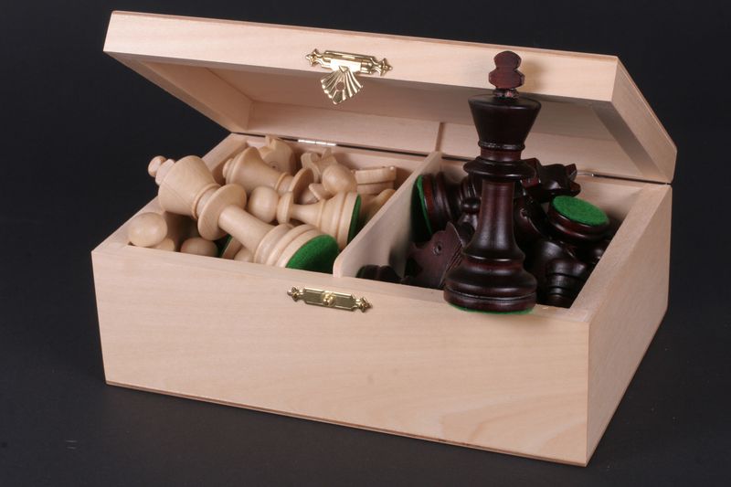 Boîte de rangement en bois foncé pour pièces d'échecs de taille 4 (un roi de 78-80 mm) - Boîte de rangement en bois foncé pour pièces d'échecs de taille 4 (un roi de 78-80 mm)