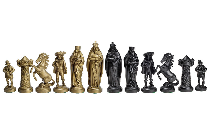 Pièces d'échecs noires et dorées en plastique de style Médiéval, de taille 6 dans un poly-sac (roi 98 mm) - Pièces d'échecs noires et dorées en plastique de style Médiéval, de taille 6 dans un poly-sac (roi 98 mm)