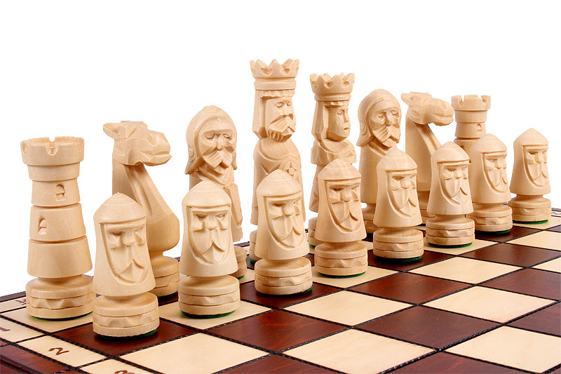 Jeu d'Echecs DU CHÂTEAU sculpté en bois de tilleul, de taille moyenne (50 x 50cm) - Ensemble Complet - Jeu d'Echecs DU CHÂTEAU sculpté en bois de tilleul, de taille moyenne (50 x 50cm) - Ensemble Complet