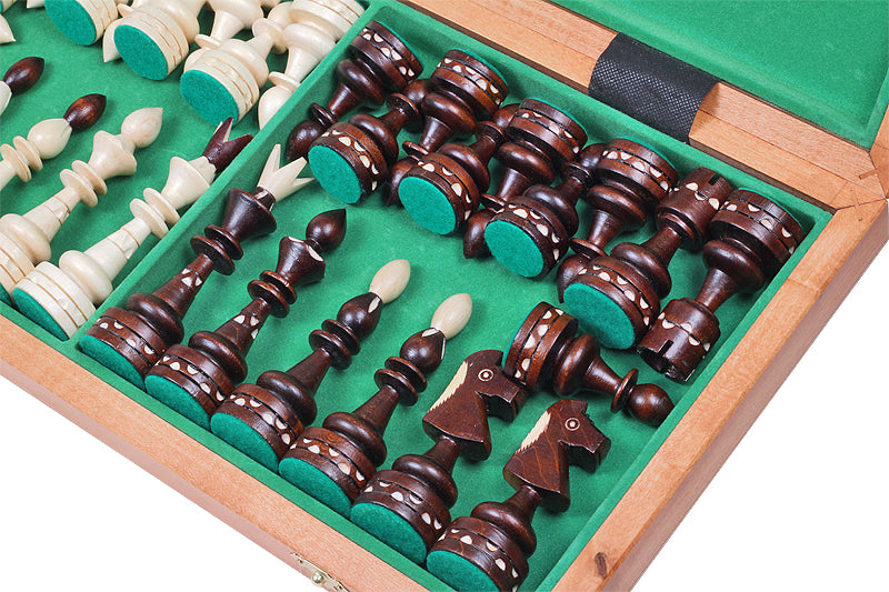 Jeu d'échecs INDIEN en bois de charme avec l'échiquier de marqueterie en bois d'acajou et sycomore, de grande taille (50 x 50cm) - Ensemble Complet - Jeu d'échecs INDIEN en bois de charme avec l'échiquier de marqueterie en bois d'acajou et sycomore, de grande taille (50 x 50cm) - Ensemble Complet