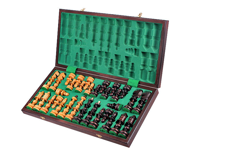 Jeu d'd'échecs POLONAIS ANCIEN en bois de cerisier sauvage, de grande taille (56 x 56 cm) - Jeu d'd'échecs POLONAIS ANCIEN en bois de cerisier sauvage, de grande taille (56 x 56 cm)