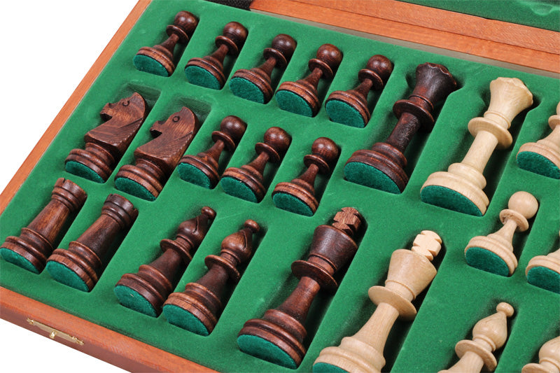 Jeu d'échecs DE TOURNOI No 5 en bois de charme avec l'échiquier en marqueterie de bois d'acajou et sycomore, de taille 5 (48 x 48cm) - Ensemble Complet - Jeu d'échecs DE TOURNOI No 5 en bois de charme avec l'échiquier en marqueterie de bois d'acajou et sycomore, de taille 5 (48 x 48cm) - Ensemble Complet