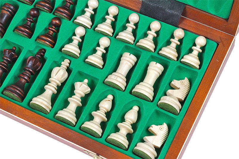 Jeu d'échecs OLYMPIQUE en bois de charme avec l'échiquier en marqueterie de bois d'acajou et sycomore, de taille moyenne (35 x 35 cm) - Ensemble Complet - Jeu d'échecs OLYMPIQUE en bois de charme avec l'échiquier en marqueterie de bois d'acajou et sycomore, de taille moyenne (35 x 35 cm) - Ensemble Complet