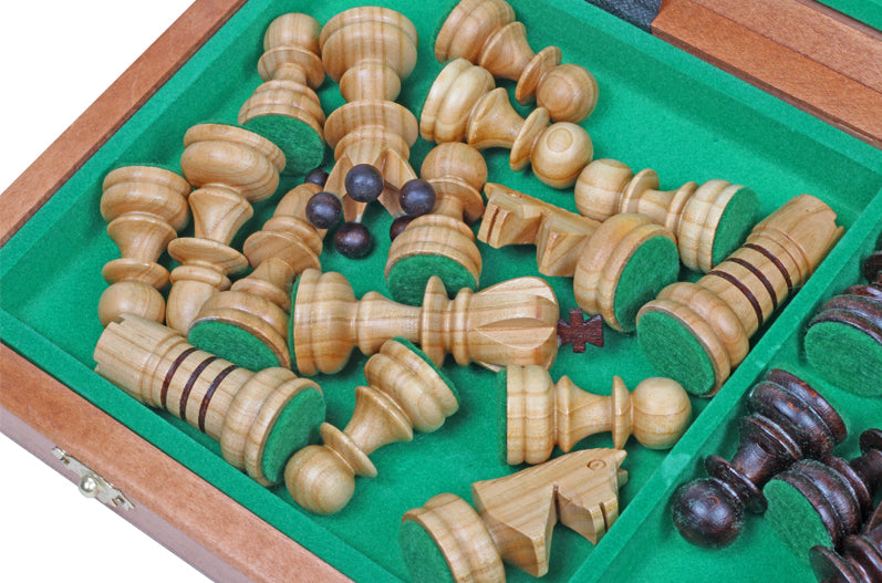 Jeu d'échecs PERLE en bois de charme avec échiquier en marqueterie de bois d'acajou et sysomore, de grande taille (41 x 41cm) - Ensemble Complet - Jeu d'échecs PERLE en bois de charme avec échiquier en marqueterie de bois d'acajou et sysomore, de grande taille (41 x 41cm) - Ensemble Complet