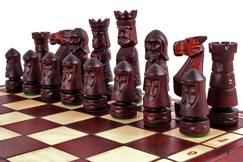 Jeu d'Echecs DU CHÂTEAU sculpté en bois de tilleul, de taille moyenne (50 x 50cm) - Ensemble Complet - Jeu d'Echecs DU CHÂTEAU sculpté en bois de tilleul, de taille moyenne (50 x 50cm) - Ensemble Complet