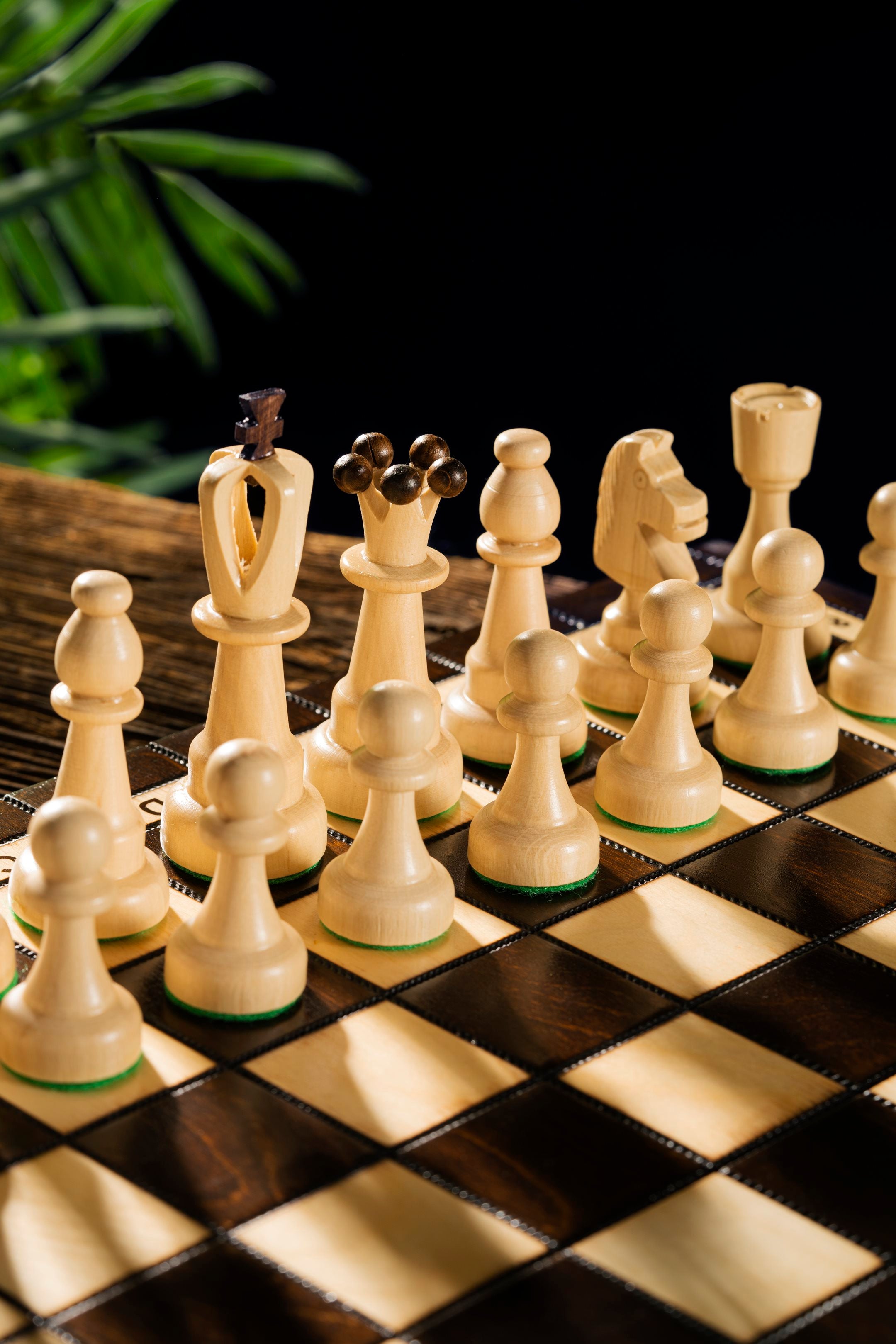 Jeu d'Echecs BESKID en bois de charme, de grande taille (49 x 49cm) - Ensemble Complet - Jeu d'Echecs BESKID en bois de charme, de grande taille (49 x 49cm) - Ensemble Complet