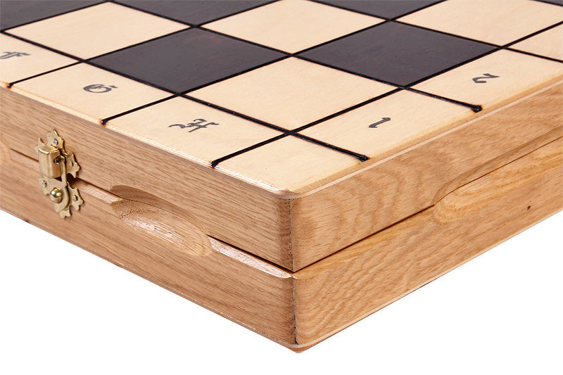 Jeu d'Echecs MAGNAT en bois de chêne, de cerisier sauvage et de sycomore, de grande taille (55 x 55cm) - Ensemble Complet - Jeu d'Echecs MAGNAT en bois de chêne, de cerisier sauvage et de sycomore, de grande taille (55 x 55cm) - Ensemble Complet