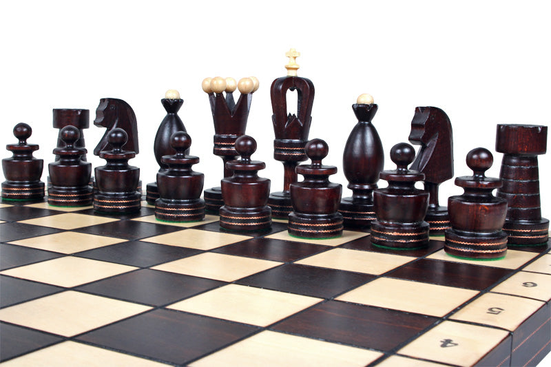 Jeu d'Echecs ROYAL avec incrustations en laiton, en bois bois de charme et de cerisier sauvage, de grande taille (50 x 50cm) - Ensemble Complet - Jeu d'Echecs ROYAL avec incrustations en laiton, en bois bois de charme et de cerisier sauvage, de grande taille (50 x 50cm) - Ensemble Complet