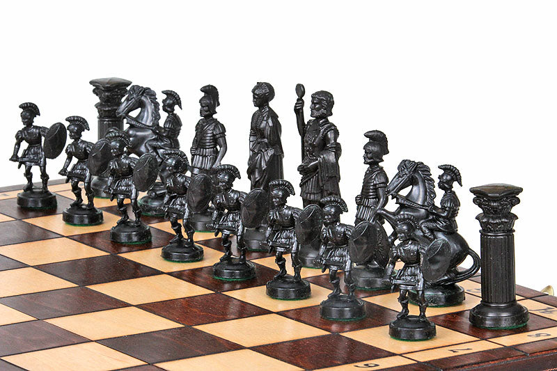 Jeu d'Echecs SPARTE avec les pièces en plastique et l'échiquier en bois, de grande taille (50 x 50cm) - Ensemble Complet - Jeu d'Echecs SPARTE avec les pièces en plastique et l'échiquier en bois, de grande taille (50 x 50cm) - Ensemble Complet