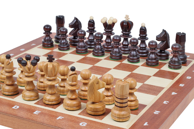 Jeu d'échecs PERLE en bois de charme avec échiquier en marqueterie de bois d'acajou et sysomore, de grande taille (41 x 41cm) - Ensemble Complet - Jeu d'échecs PERLE en bois de charme avec échiquier en marqueterie de bois d'acajou et sysomore, de grande taille (41 x 41cm) - Ensemble Complet
