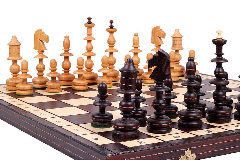 Jeu d'd'échecs POLONAIS ANCIEN en bois de cerisier sauvage, de grande taille (56 x 56 cm) - Jeu d'd'échecs POLONAIS ANCIEN en bois de cerisier sauvage, de grande taille (56 x 56 cm)