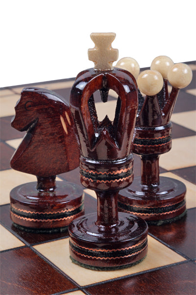 Jeu d'Echecs ROYAL avec incrustations en laiton, en bois bois de sycomore, de grande taille (49 x 49cm) - Ensemble Complet - Jeu d'Echecs ROYAL avec incrustations en laiton, en bois bois de sycomore, de grande taille (49 x 49cm) - Ensemble Complet