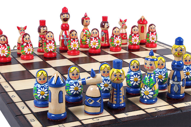 Jeu d'Echecs BABOUCHKA BLEU sculpté en bois de bouleau, de taille moyenne (42 x 42cm) - Ensemble Complet - Jeu d'Echecs BABOUCHKA BLEU sculpté en bois de bouleau, de taille moyenne (42 x 42cm) - Ensemble Complet