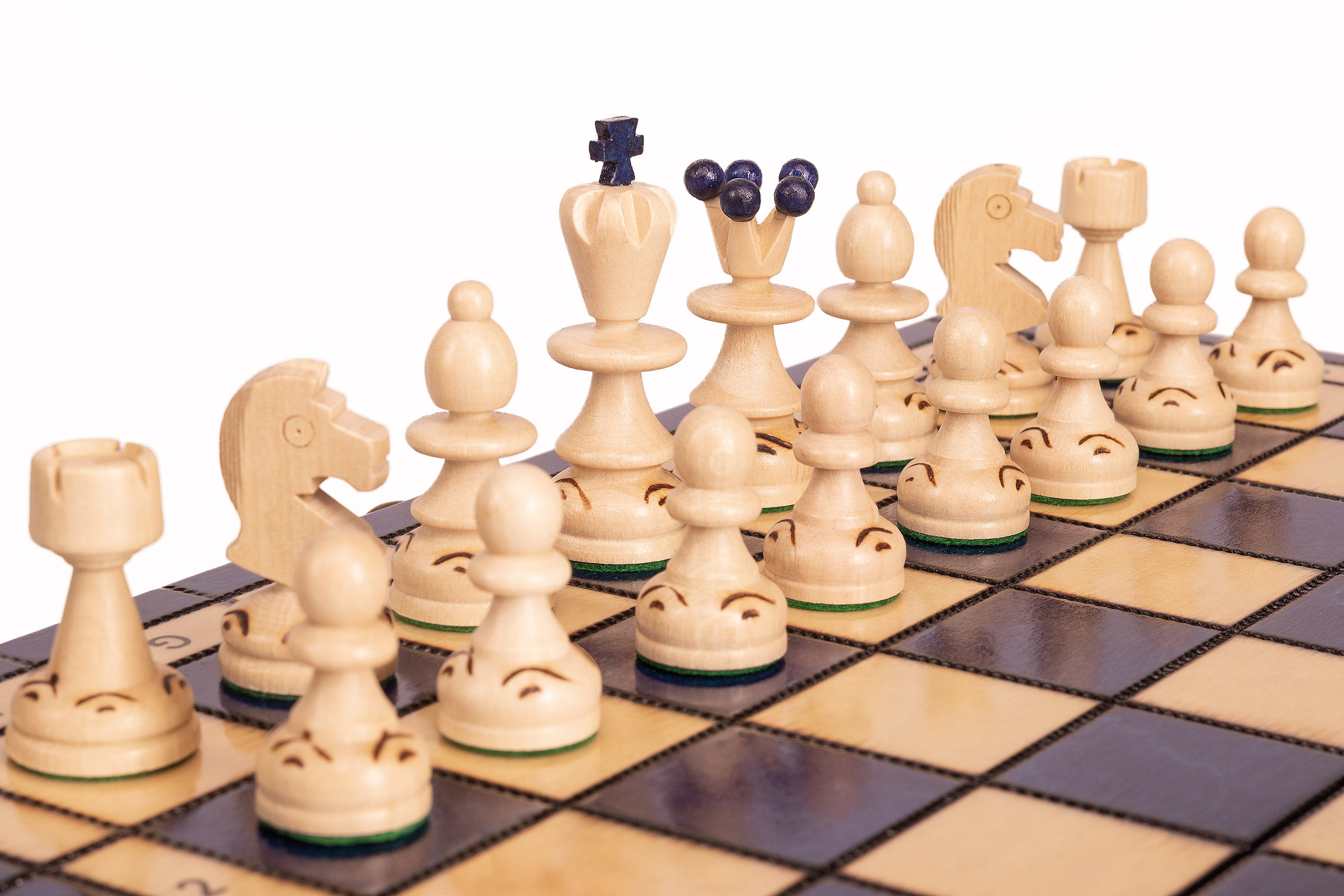 Jeu d'échecs PEARL Blue en bois de hêtre, de taille moyenne (36 x 36cm) - Ensemble Complet couleur bleue - Jeu d'échecs PEARL Blue en bois de hêtre, de taille moyenne (36 x 36cm) - Ensemble Complet couleur bleue