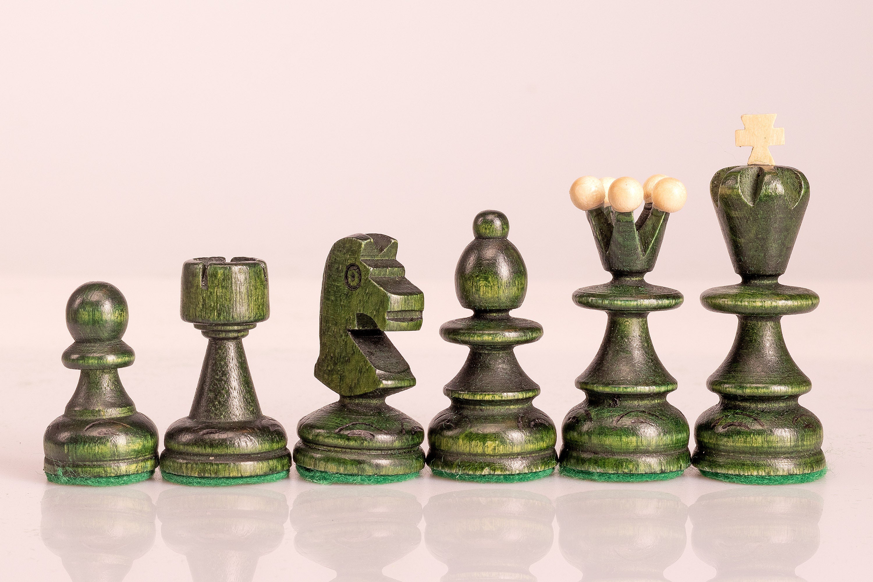 Jeu d'échecs PERLE Vert en bois de hêtre, de taille moyenne (36 x 36cm) - Ensemble Complet couleur verte - Jeu d'échecs PERLE Vert en bois de hêtre, de taille moyenne (36 x 36cm) - Ensemble Complet couleur verte