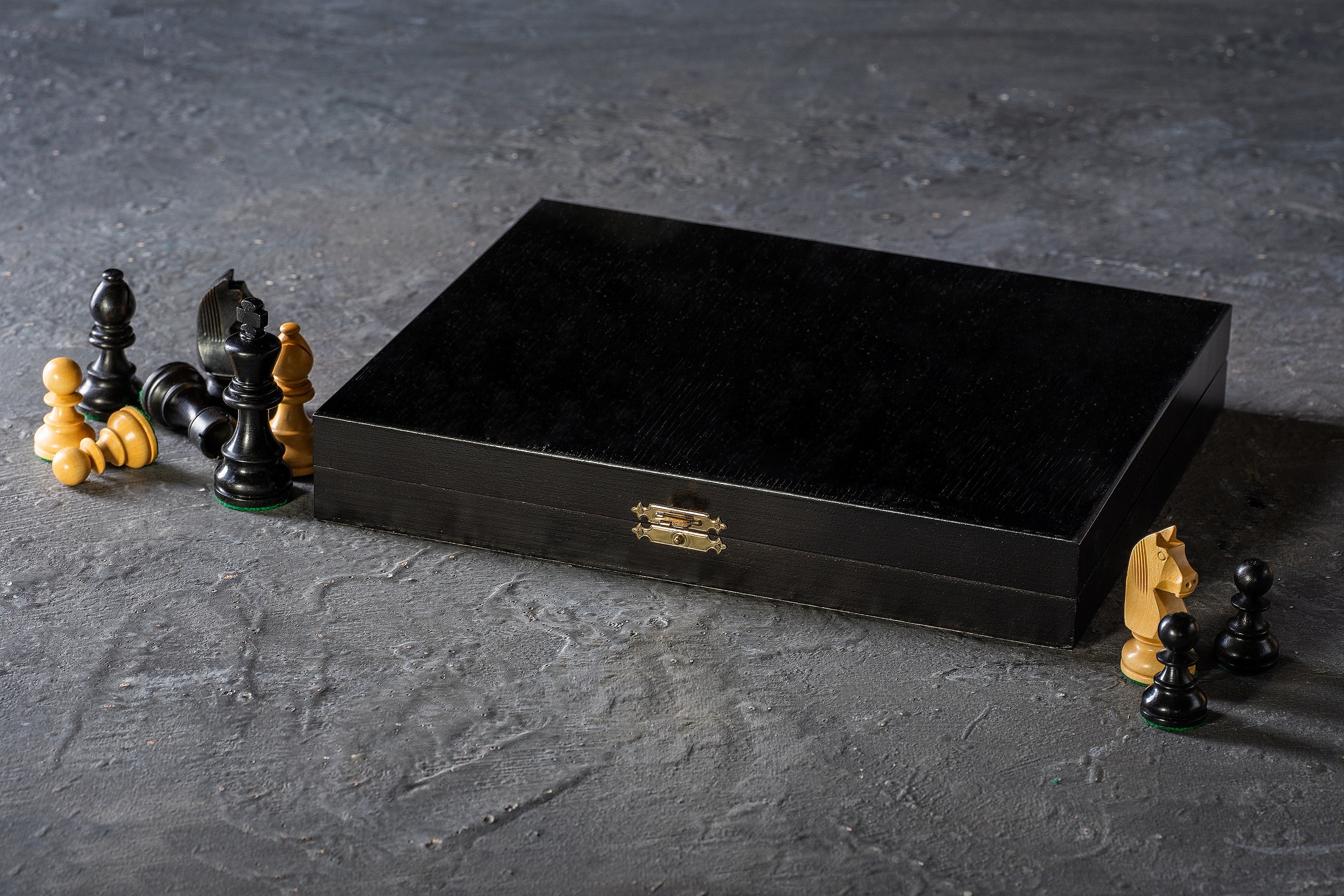 Coffret Luxe de bois pour rangement des pieces d'echecs de taille 5 - teinté en noir - Coffret Luxe de bois pour rangement des pieces d'echecs de taille 5 - teinté en noir