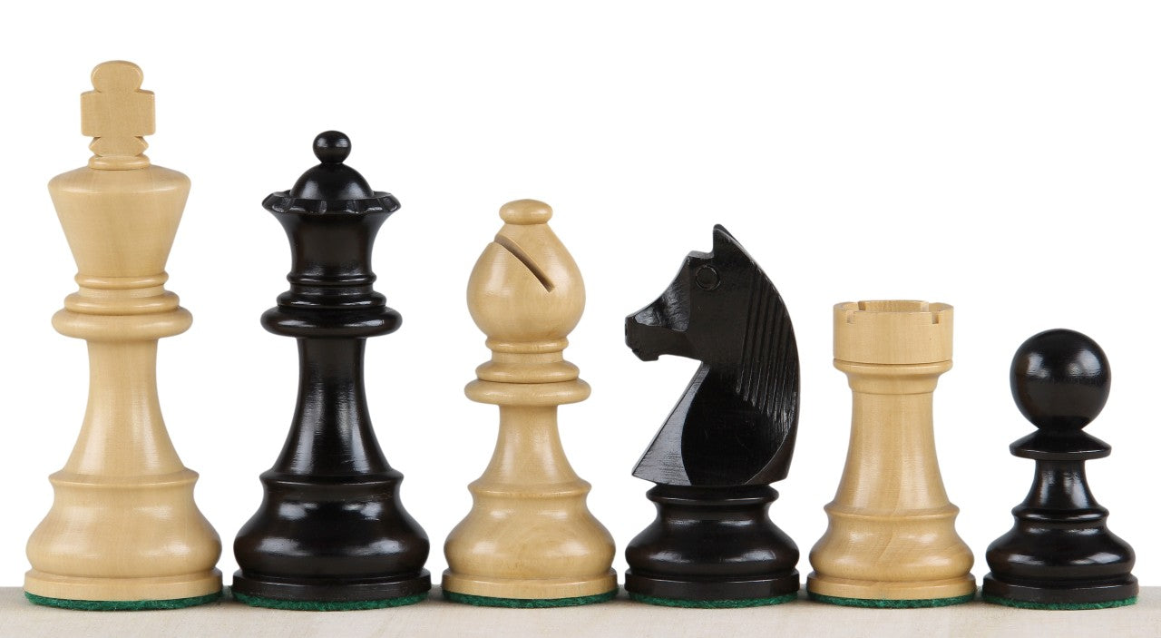 Échiquier noir avec coordonnées en marqueterie de bois de sycomore + Pièces d'échecs Timeless Ebonized - Ensemble de taille 6 - Échiquier noir avec coordonnées en marqueterie de bois de sycomore + Pièces d'échecs Timeless Ebonized - Ensemble de taille 6
