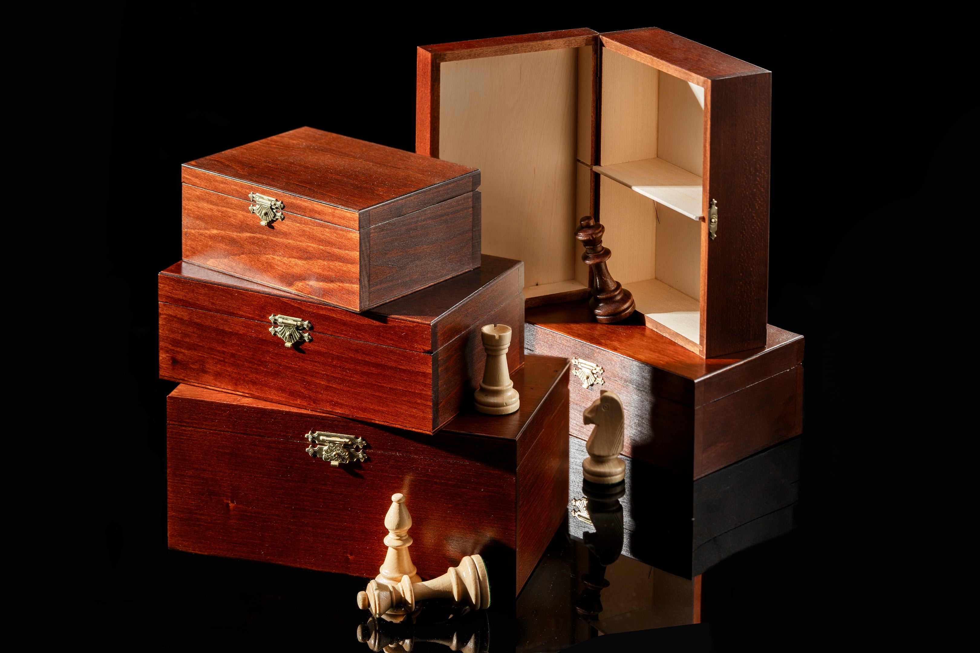 Boîte de rangement en bois foncé pour pièces d'échecs de taille 4 (un roi de 78-80 mm) - Boîte de rangement en bois foncé pour pièces d'échecs de taille 4 (un roi de 78-80 mm)