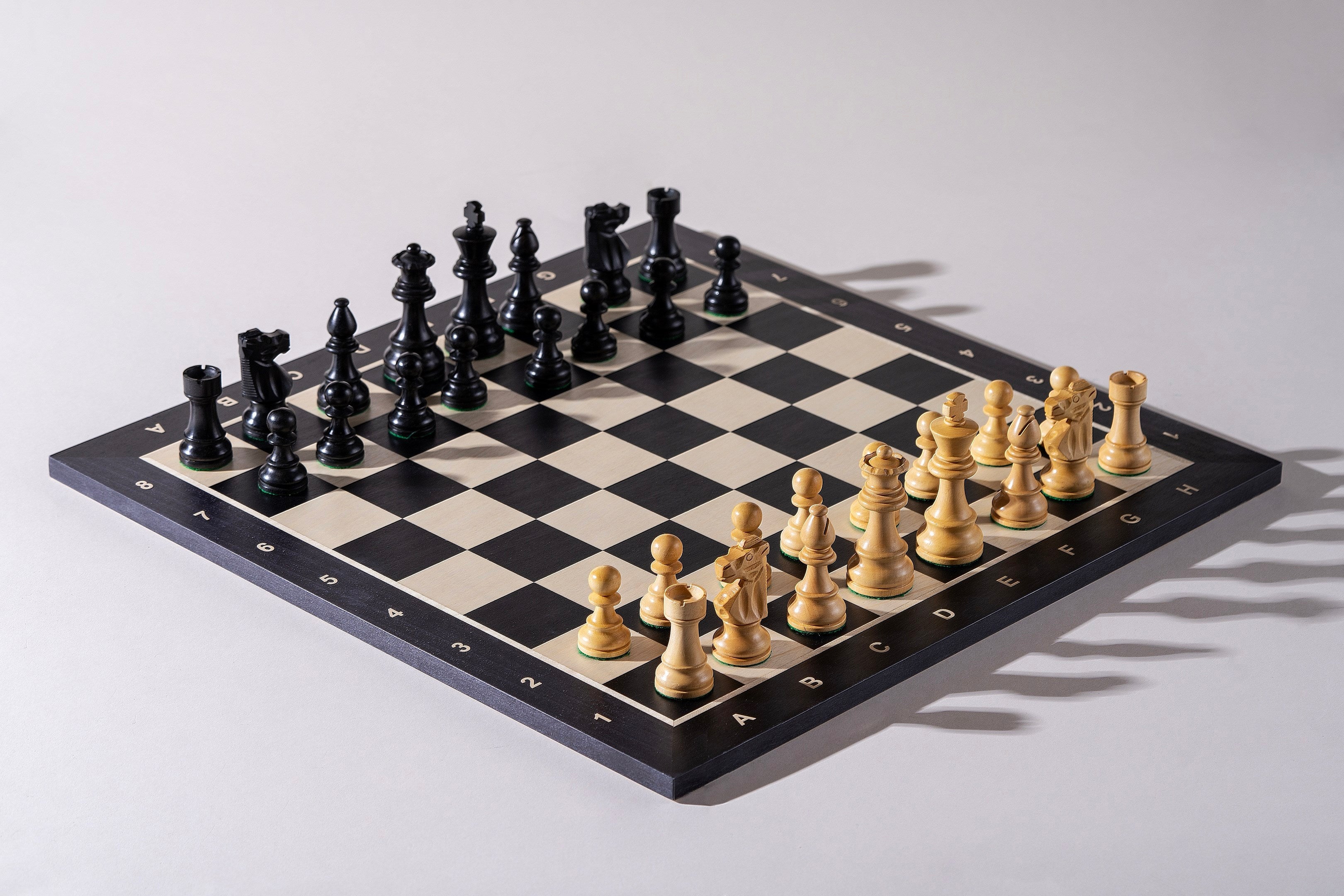 Pièces d'échecs French en bois de buis teinté et naturel - Taille 3,50'' - Pièces d'échecs French en bois de buis teinté et naturel - Taille 3,50''