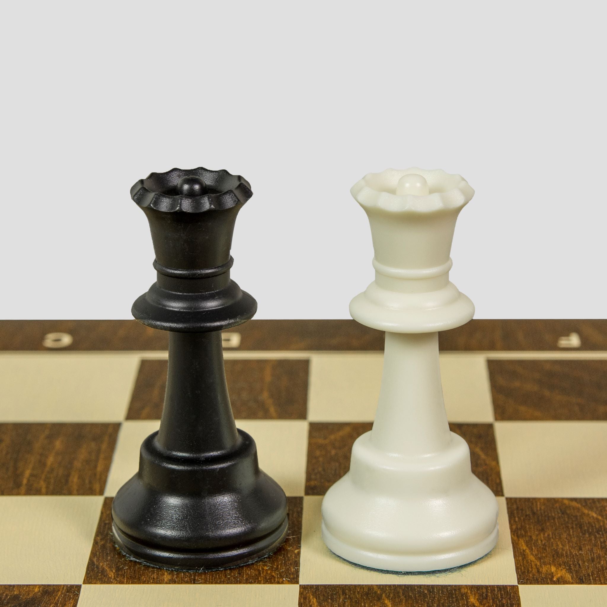 Dames supplémentaires pour les pièces d'échecs Staunton en plastique de Taille 6 ( la réf. DCP03G - hauteur du roi 99mm) - Dames supplémentaires pour les pièces d'échecs Staunton en plastique de Taille 6 ( la réf. DCP03G - hauteur du roi 99mm)
