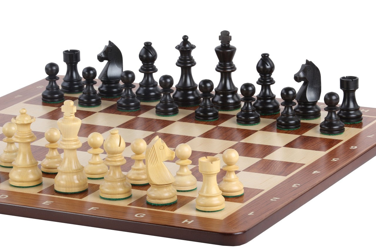 Échiquier avec coordonnées en marqueterie de bois de padouk et sycomore + Pièces d'échecs Timeless Ebonized - Ensemble de taille 5 - 0e78f3cc427402a97a479c528a1d647f