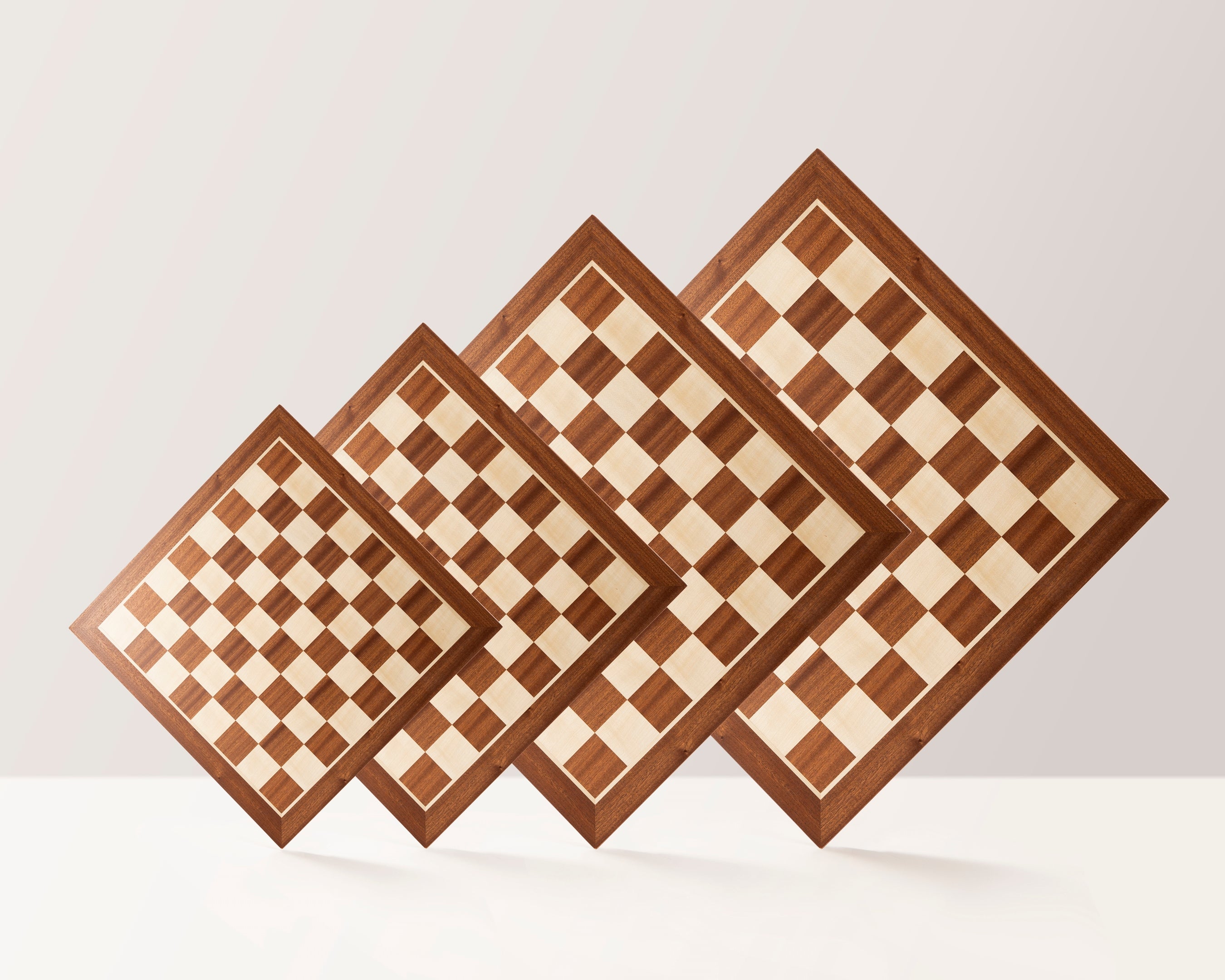 Echiquier en marqueterie de bois d'Acajou et Sycomore - échiquier classique de Taille 5 sans notation alphanumérique - Echiquier en marqueterie de bois d'Acajou et Sycomore - échiquier classique de Taille 5 sans notation alphanumérique