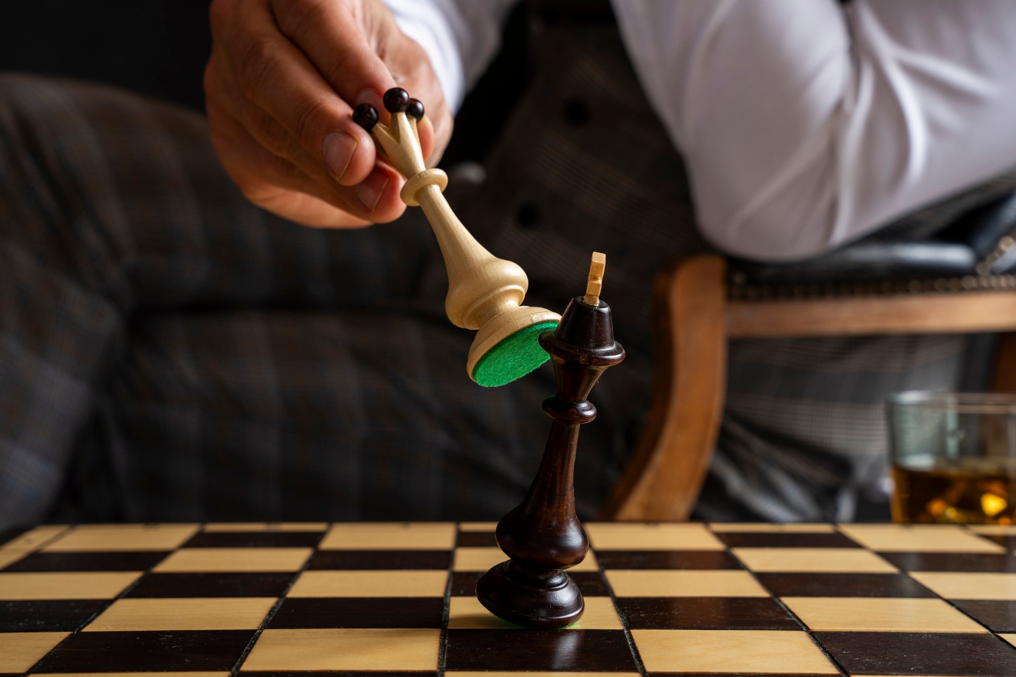 Jeu d'Echecs BESKID en bois de charme, de grande taille (49 x 49cm) - Ensemble Complet - Jeu d'Echecs BESKID en bois de charme, de grande taille (49 x 49cm) - Ensemble Complet
