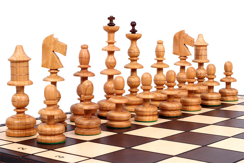 Jeu d'd'échecs POLONAIS ANCIEN en bois de cerisier sauvage, de grande taille (56 x 56 cm) - Jeu d'd'échecs POLONAIS ANCIEN en bois de cerisier sauvage, de grande taille (56 x 56 cm)