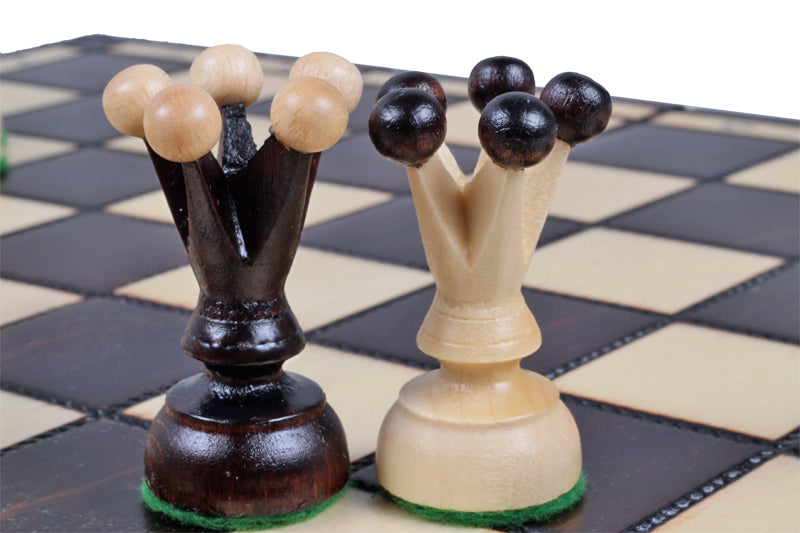 Jeu d'Echecs ROYAL en bois de charme, de taille moyenne (34 x 34cm) - Ensemble Complet - Jeu d'Echecs ROYAL en bois de charme, de taille moyenne (34 x 34cm) - Ensemble Complet