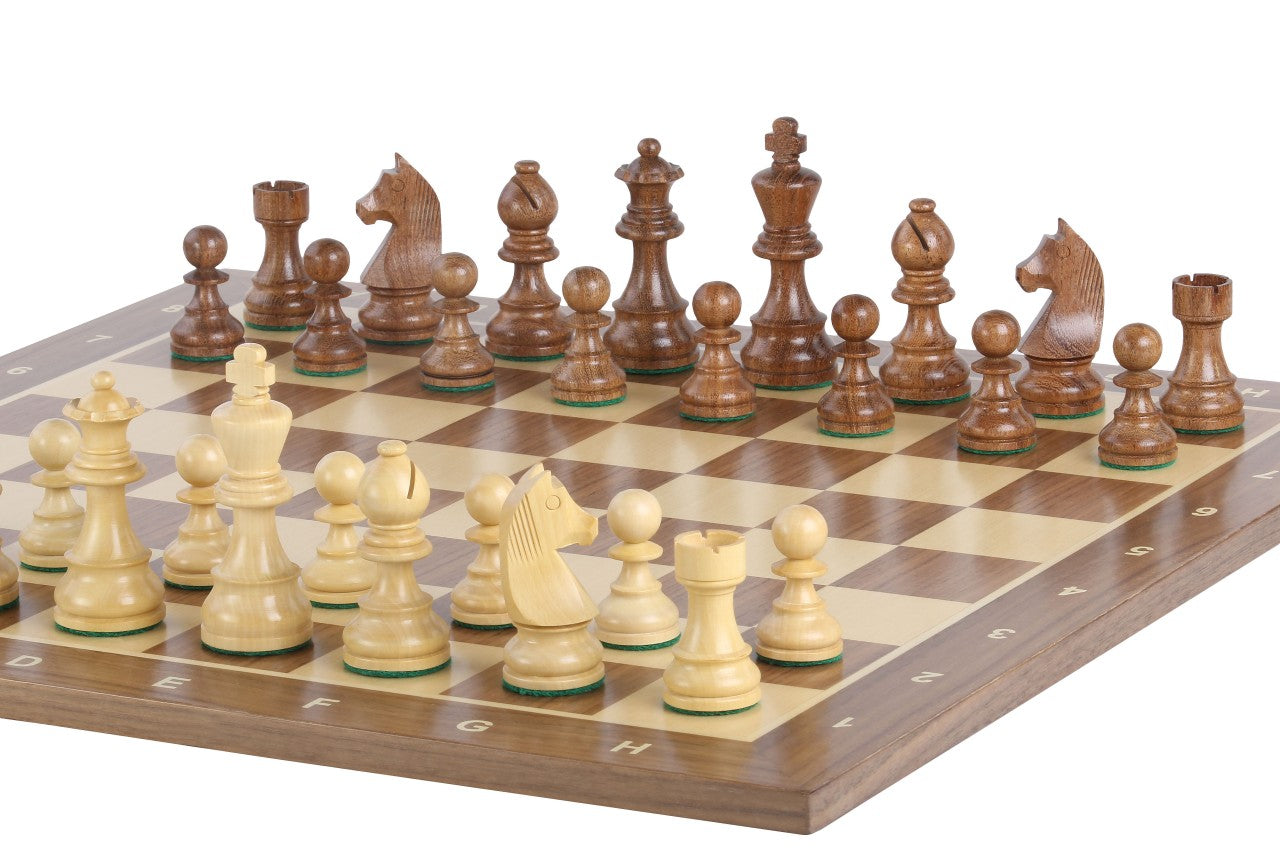 Échiquier avec coordonnées en marqueterie de bois de noyer et sycomore + Pièces d'échecs Timeless Acacia - Ensemble de taille 6 - Échiquier avec coordonnées en marqueterie de bois de noyer et sycomore + Pièces d'échecs Timeless Acacia - Ensemble de taille 6