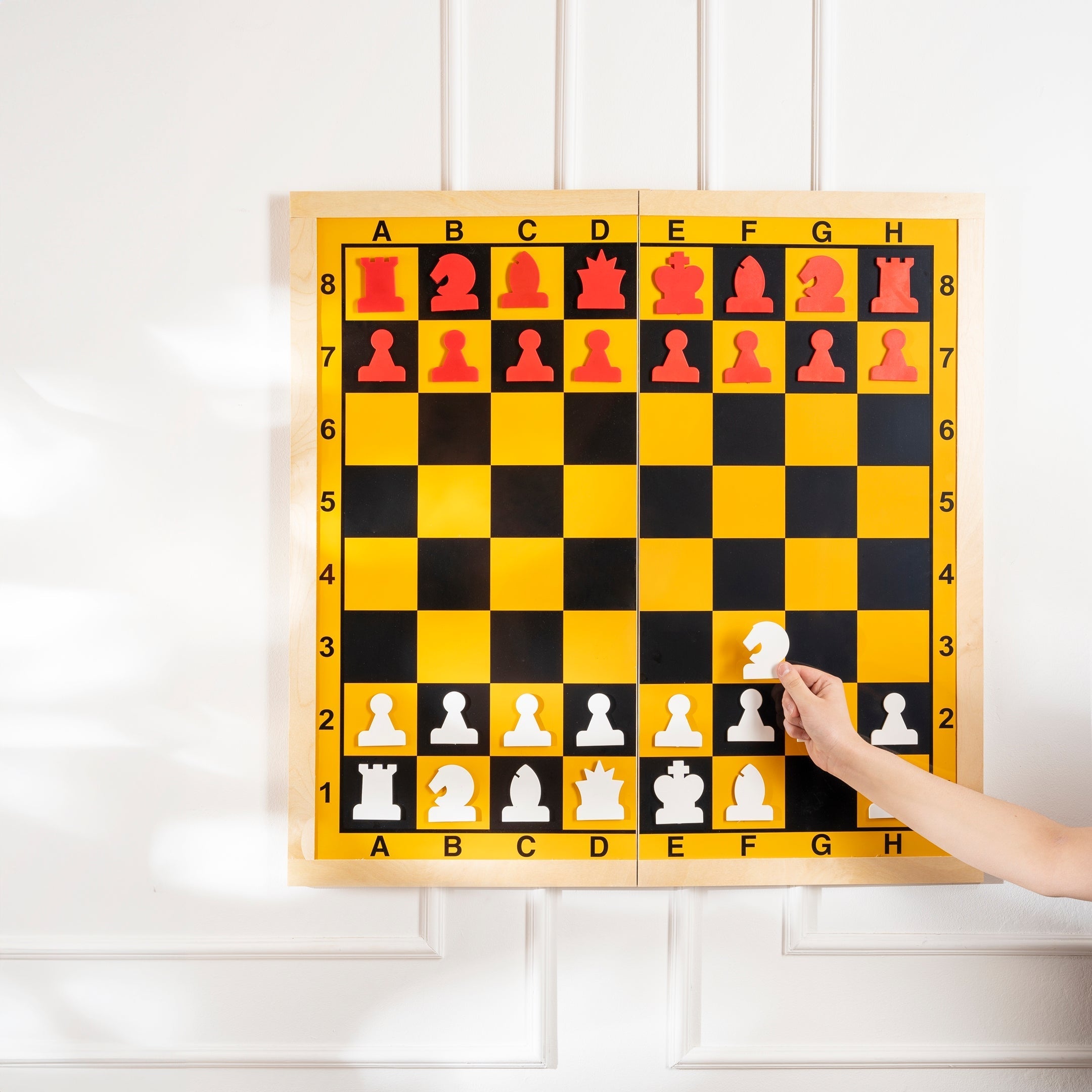 Matériel d’échecs pour écoles et clubs – Échiquiers muraux, kits scolaires et pièces résistantes