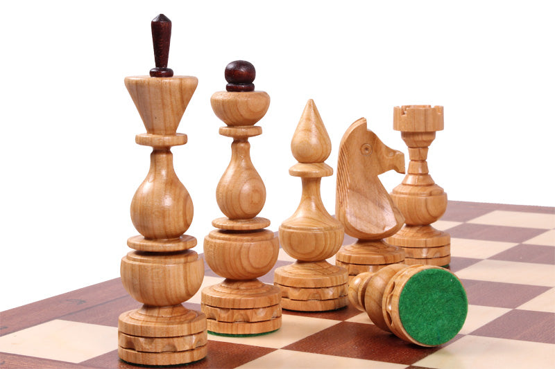 Jeu d'échecs DEBUT en bois de cerisier sauvage avec l'échiquier en marqueterie de bois d'acajou et sycomore, de grande taille (48 x 48cm) - Ensemble Complet - Jeu d'échecs DEBUT en bois de cerisier sauvage avec l'échiquier en marqueterie de bois d'acajou et sycomore, de grande taille (48 x 48cm) - Ensemble Complet