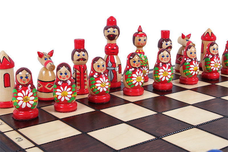 Jeu d'Echecs BABOUCHKA BLEU sculpté en bois de bouleau, de taille moyenne (42 x 42cm) - Ensemble Complet - Jeu d'Echecs BABOUCHKA BLEU sculpté en bois de bouleau, de taille moyenne (42 x 42cm) - Ensemble Complet