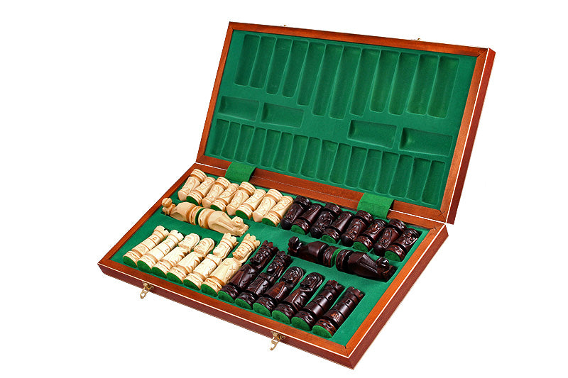 Jeu d'échecs en bois sculpté DU CHÂTEAU (60 x 60 cm) avec l'échiquier en marqueterie de bois d'acajou et sycomore - Jeu d'échecs en bois sculpté DU CHÂTEAU (60 x 60 cm) avec l'échiquier en marqueterie de bois d'acajou et sycomore