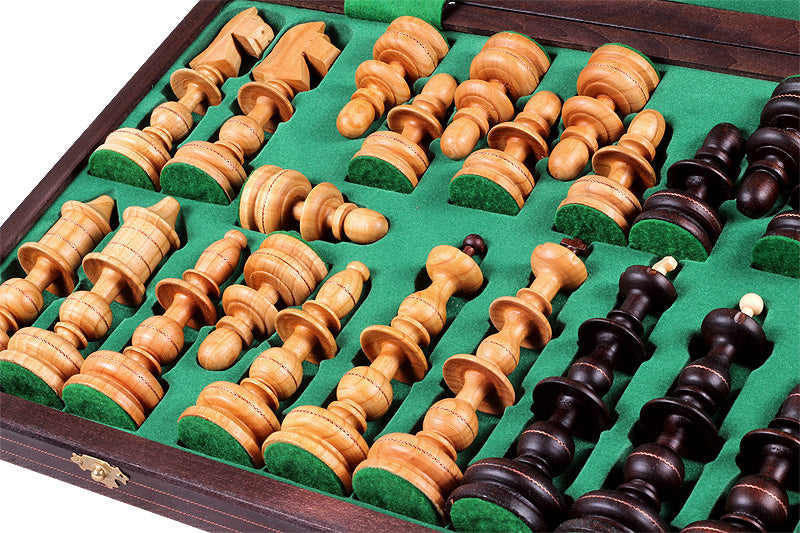 Jeu d'd'échecs POLONAIS ANCIEN en bois de cerisier sauvage, de grande taille (56 x 56 cm) - Jeu d'd'échecs POLONAIS ANCIEN en bois de cerisier sauvage, de grande taille (56 x 56 cm)