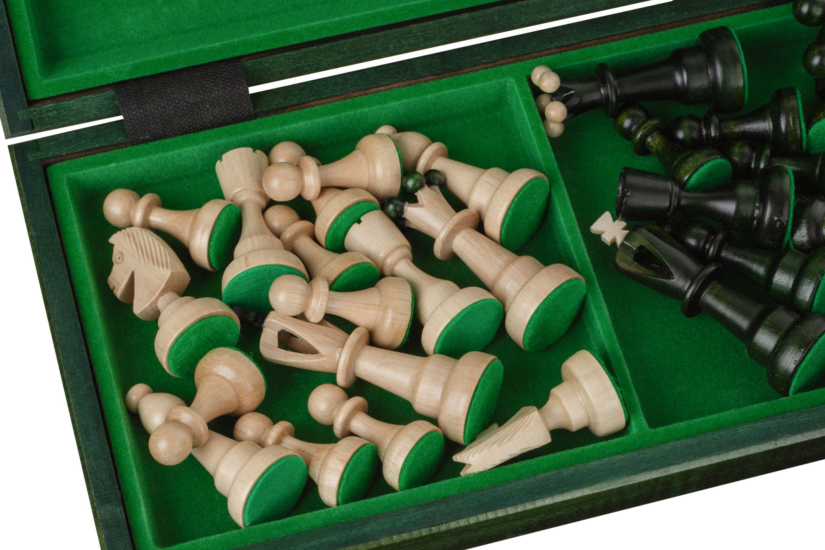 Jeu d'échecs d'AS Vert en bois de charme, de taille moyenne (41 x 41cm) - Ensemble Complet - Jeu d'échecs d'AS Vert en bois de charme, de taille moyenne (41 x 41cm) - Ensemble Complet