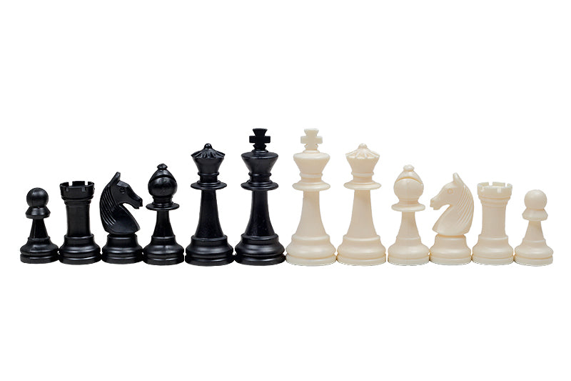 Les pièces d'échecs en plastique crème et noires de taille 6 dans un poly-sac (roi 96 mm) - Les pièces d'échecs en plastique crème et noires de taille 6 dans un poly-sac (roi 96 mm)