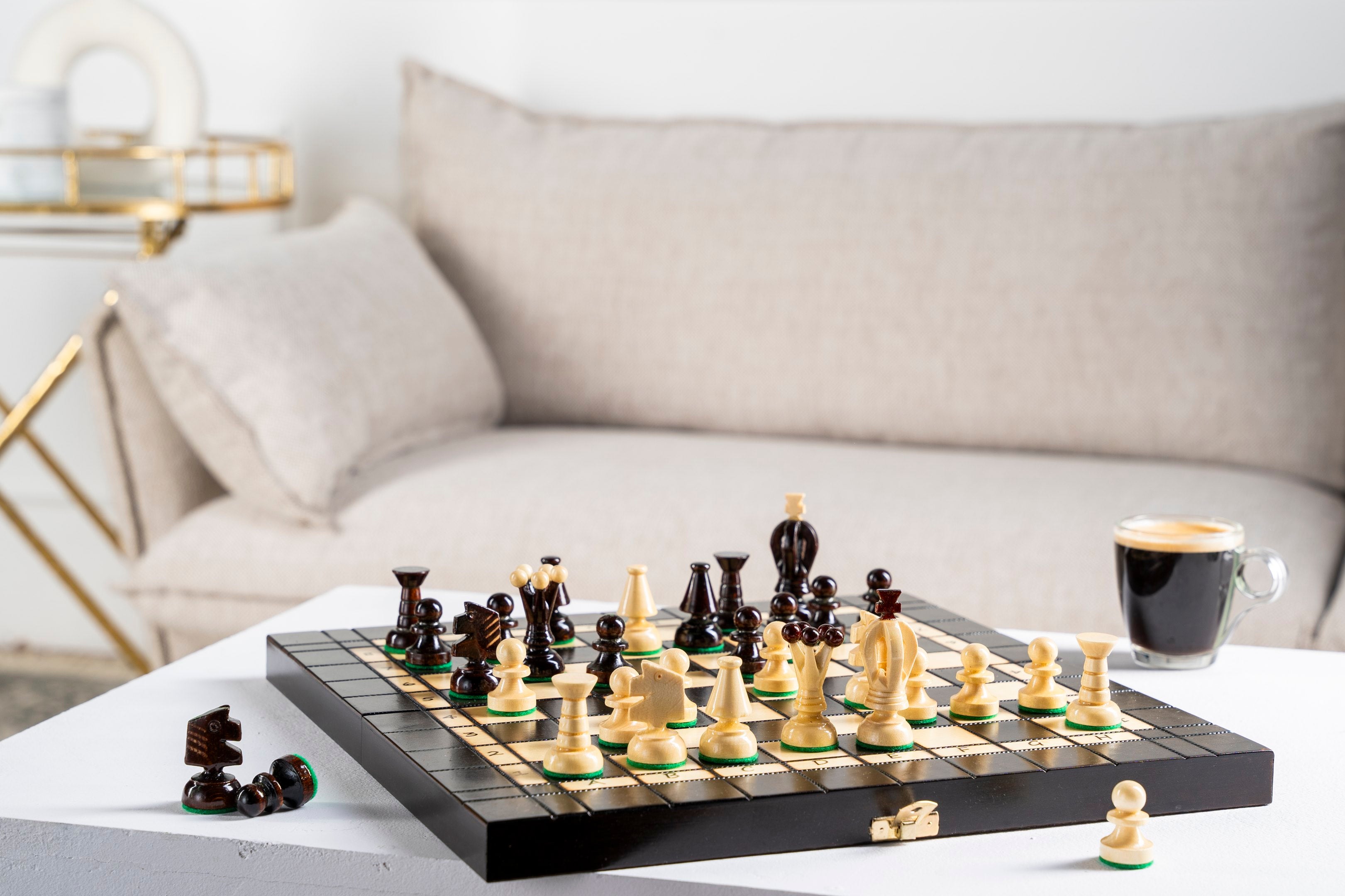 Jeu d'Echecs et de Dames Pliable en bois de charme, de petite taille (35 x 35cm) - Ensemble comprenant deux jeux pour deux joueurs - Jeu d'Echecs et de Dames Pliable en bois de charme, de petite taille (35 x 35cm) - Ensemble comprenant deux jeux pour deux joueurs