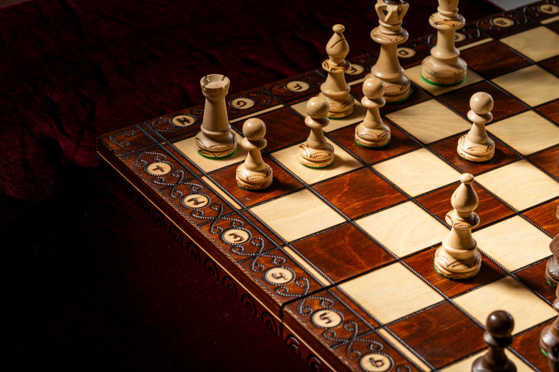 Jeu d'échecs SENATEUR en bois de charme, de taille moyenne (41 x 41cm) - Ensemble Complet - Jeu d'échecs SENATEUR en bois de charme, de taille moyenne (41 x 41cm) - Ensemble Complet