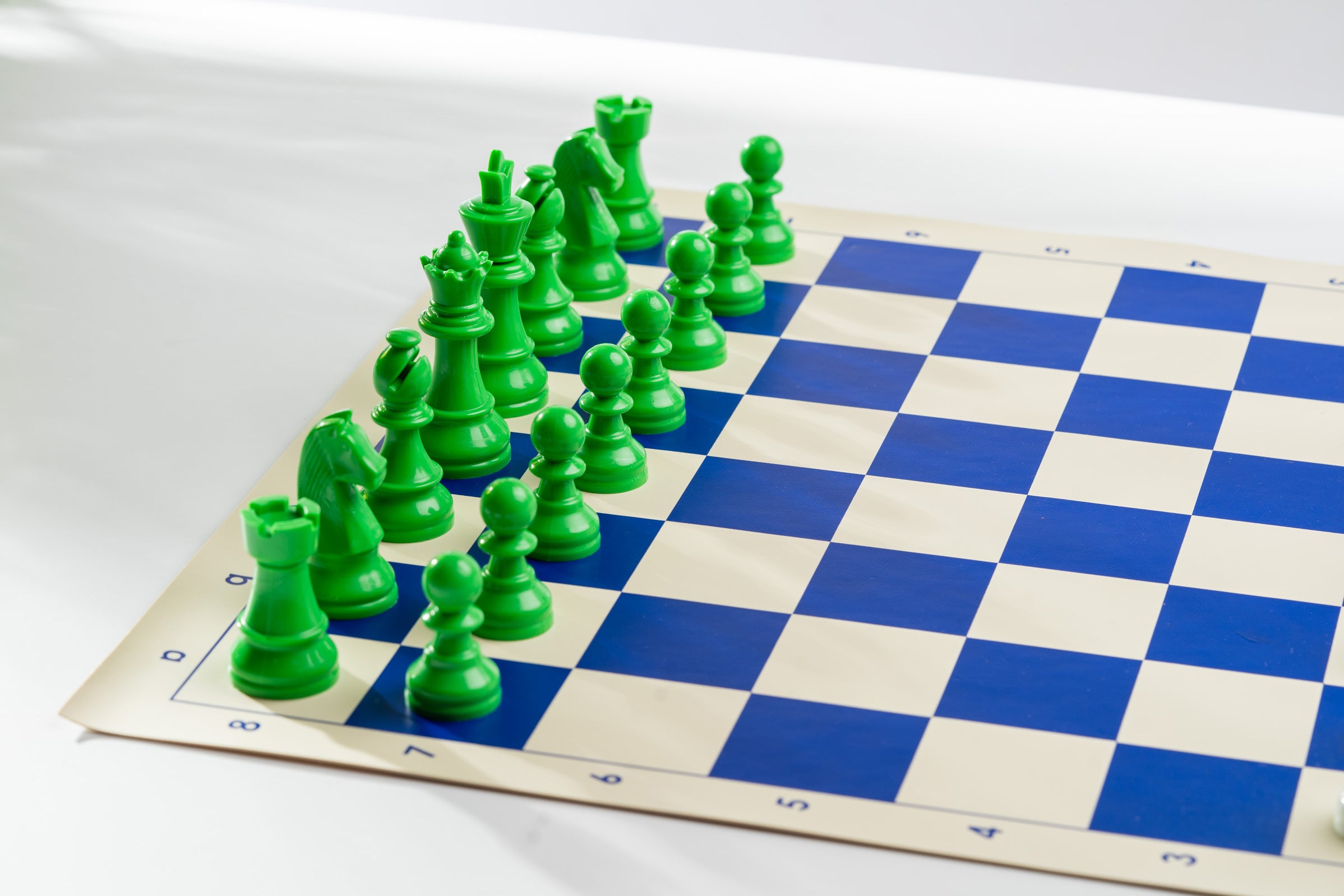 5902560359480_TR03_20Green_20on_5902560353204__20DMV03_20Blue_vinyl_chessboards_arr.jpg