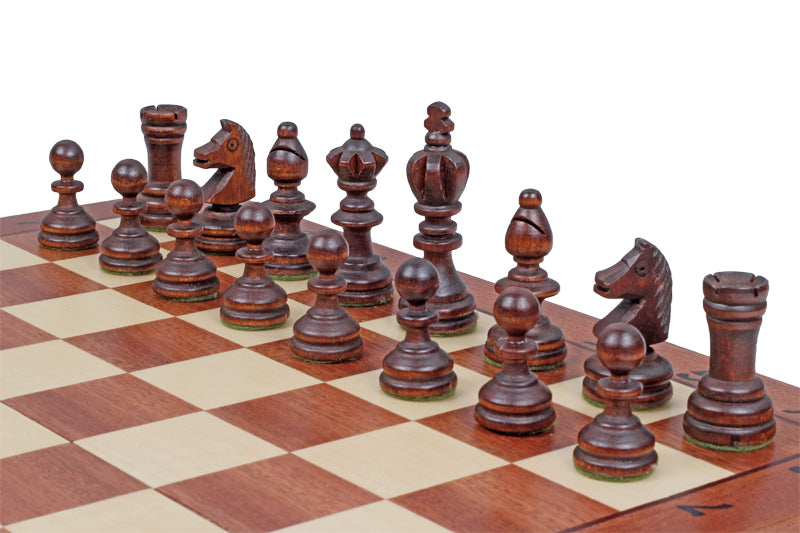 Jeu d'échecs OLYMPIQUE en bois de charme  avec l'échiquier en marqueterie de bois d'acajou et sycomore, de taille moyenne (35 x 35 cm) - Ensemble Complet - Jeu d'échecs OLYMPIQUE en bois de charme  avec l'échiquier en marqueterie de bois d'acajou et sycomore, de taille moyenne (35 x 35 cm) - Ensemble Complet