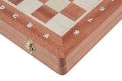 Jeu d'échecs PERLE en bois de charme avec échiquier en marqueterie de bois d'acajou et sysomore, de grande taille (41 x 41cm) - Ensemble Complet