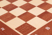 Jeu d'échecs DE TOURNOI No 4 en bois de charme avec l'échiquier en marqueterie de bois d'acajou et sycomore, de petite taille (42 x 42cm) - Ensemble Complet