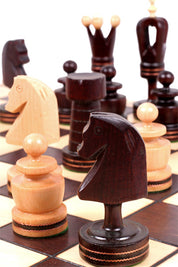 Jeu d'Echecs ROYAL avec incrustations en laiton, en bois bois de charme et de cerisier sauvage, de grande taille (50 x 50cm) - Ensemble Complet