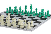 Pièces d'échecs vertes en plastique feutrées de taille 6