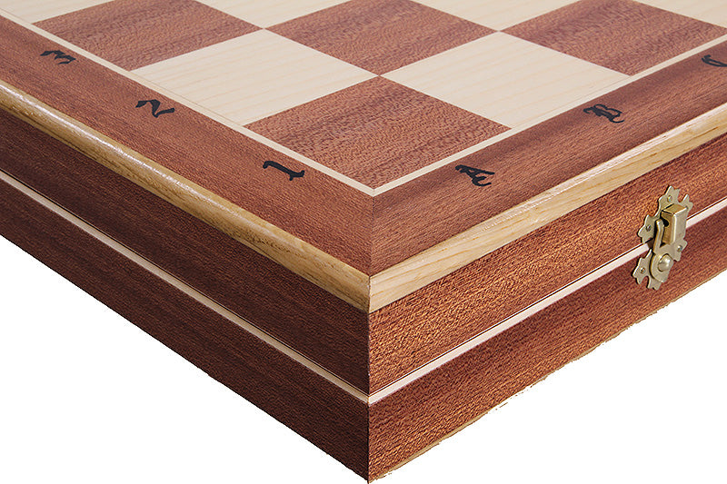 Jeu d'échecs en bois sculpté DU CHÂTEAU de grande taille (60 x 60 cm) avec l'échiquier en marqueterie de bois d'acajou et sycomore - Jeu d'échecs en bois sculpté DU CHÂTEAU de grande taille (60 x 60 cm) avec l'échiquier en marqueterie de bois d'acajou et sycomore