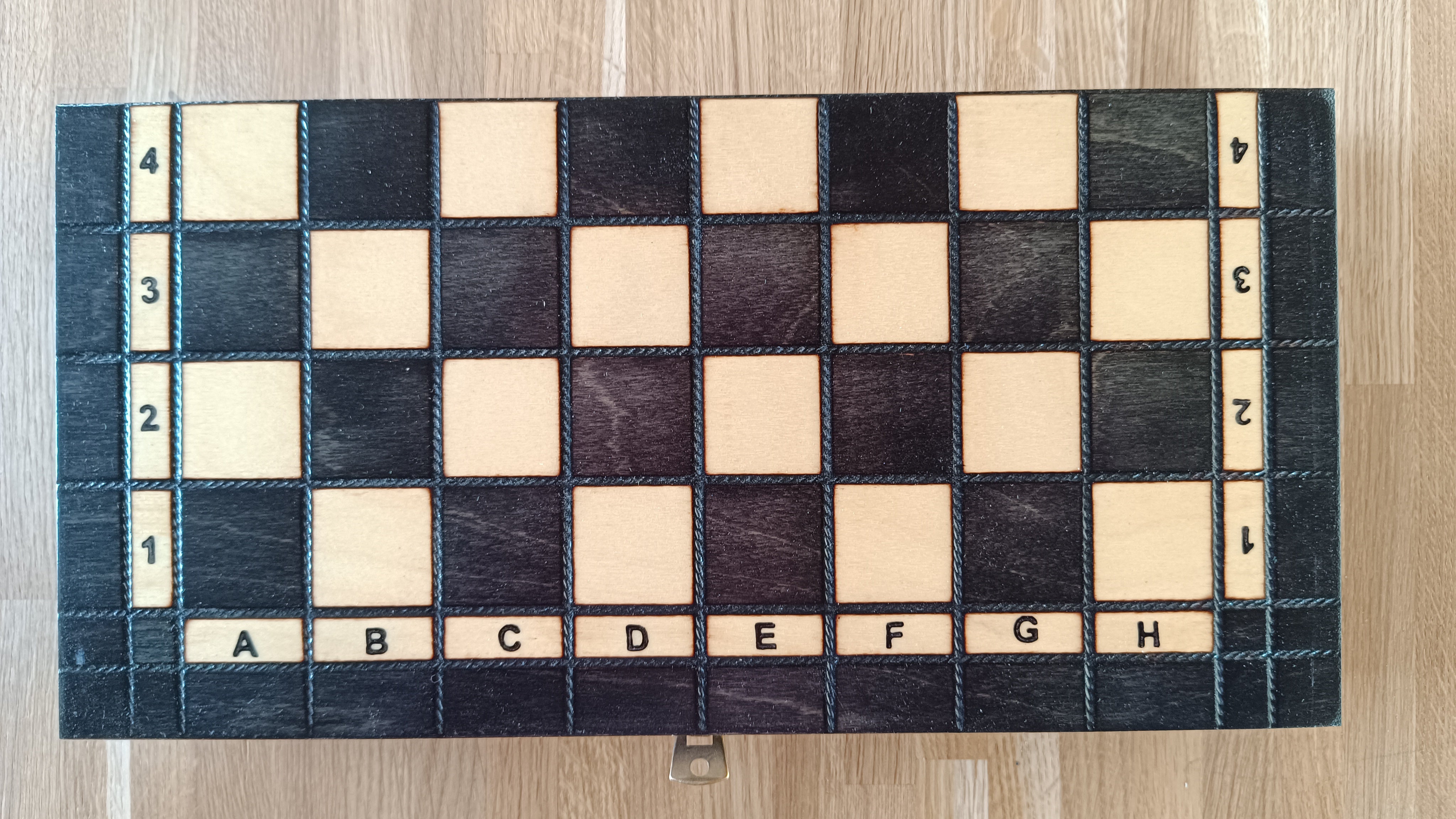 Jeu d'échecs PEARL Noir en bois de hêtre, de taille moyenne (36 x 36cm) - Ensemble Complet couleur noire - Jeu d'échecs PEARL Noir en bois de hêtre, de taille moyenne (36 x 36cm) - Ensemble Complet couleur noire