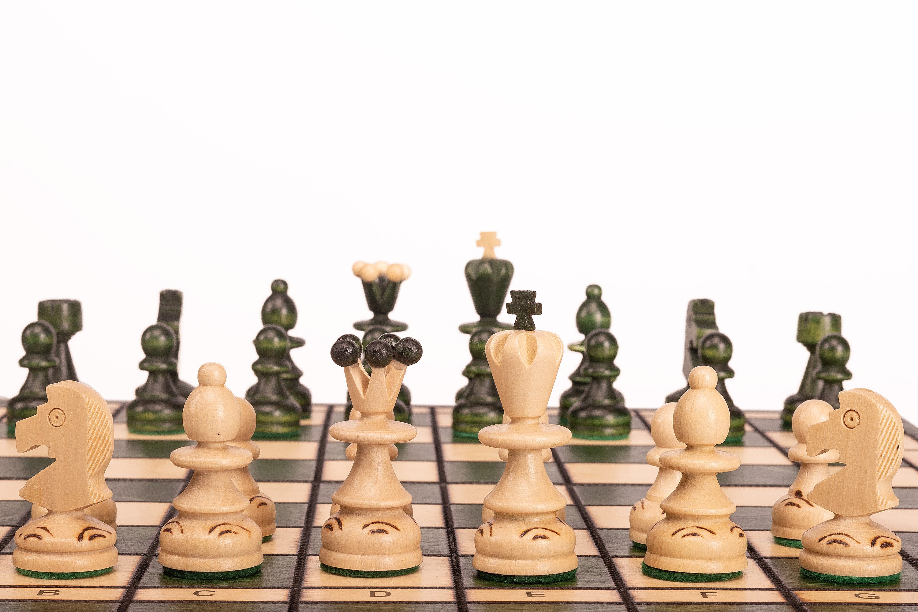 Jeu d'échecs PERLE Vert en bois de hêtre, de taille moyenne (36 x 36cm) - Ensemble Complet couleur verte - Jeu d'échecs PERLE Vert en bois de hêtre, de taille moyenne (36 x 36cm) - Ensemble Complet couleur verte