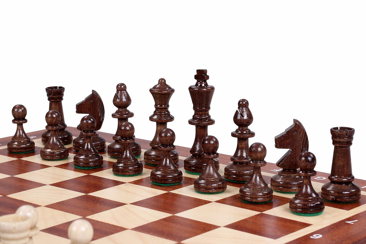 Jeu d'échecs DE TOURNOI No 3 en bois de charme avec l'échiquier en marqueterie de bois d'acajou et sycomore, de petite taille (35 x 35cm) - Ensemble Complet - Jeu d'échecs DE TOURNOI No 3 en bois de charme avec l'échiquier en marqueterie de bois d'acajou et sycomore, de petite taille (35 x 35cm) - Ensemble Complet